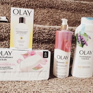 OLAY Bath & Body Set with White and Pink Accents